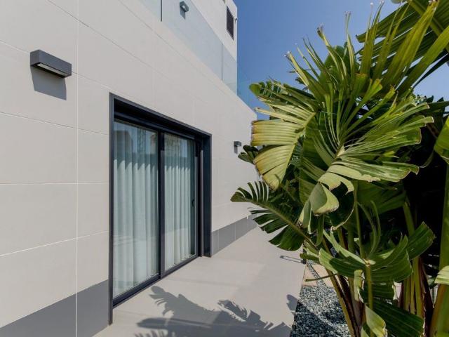 Villa / Chalet de 194 m2 en venta en Playas de Orihuela, España