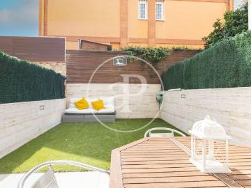 Villa en venta en Plaça Marconi - Jardín