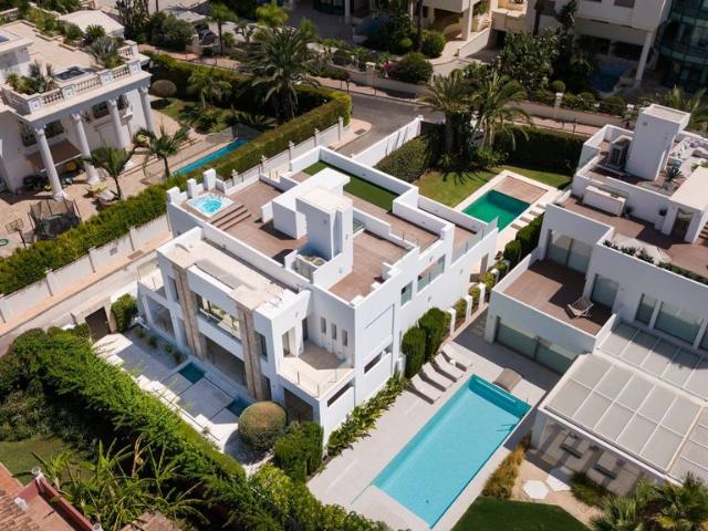 Exclusiva Villa / Chalet de 1000 m2 en alquiler en Marbella, España