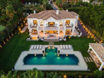 Exclusiva Villa / Chalet de 1046 m2 en venta en The Golden Mile, Marbella, Andalucía