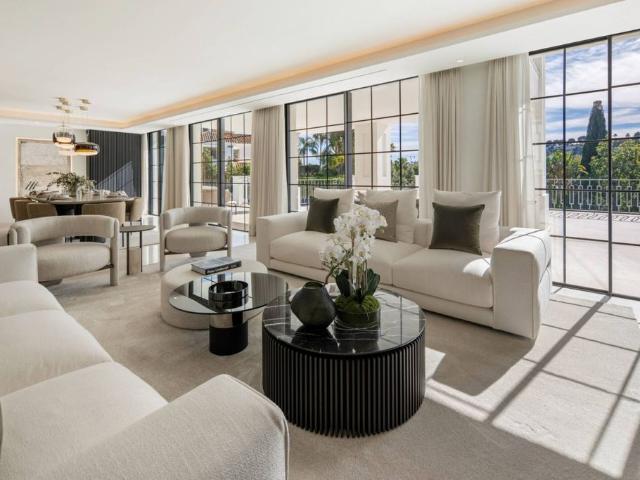 Exclusiva Villa / Chalet de 1112 m2 en venta en Nueva Andalucia, Andalucía