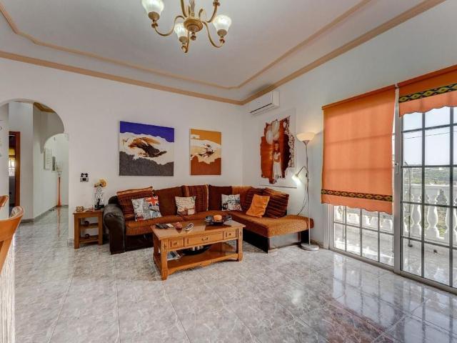 Exclusiva Villa / Chalet de 127 m2 en venta en Granadilla de Abona, España