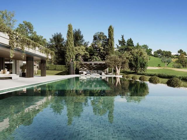 Exclusiva Villa / Chalet de 1261 m2 en venta en Marbella, Andalucía