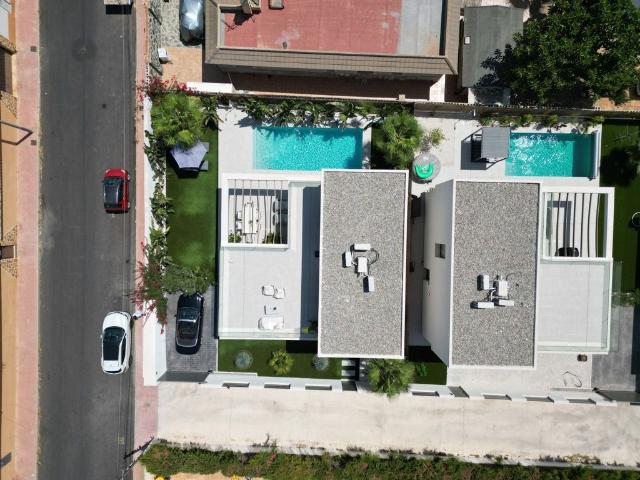 Exclusiva Villa / Chalet de 130 m2 en venta en Playas de Orihuela, España