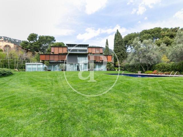 Exclusiva Villa / Chalet de 1327 m2 en venta en Barcelona, España