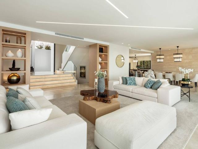 Exclusiva Villa / Chalet de 1365 m2 en venta en Estepona, España