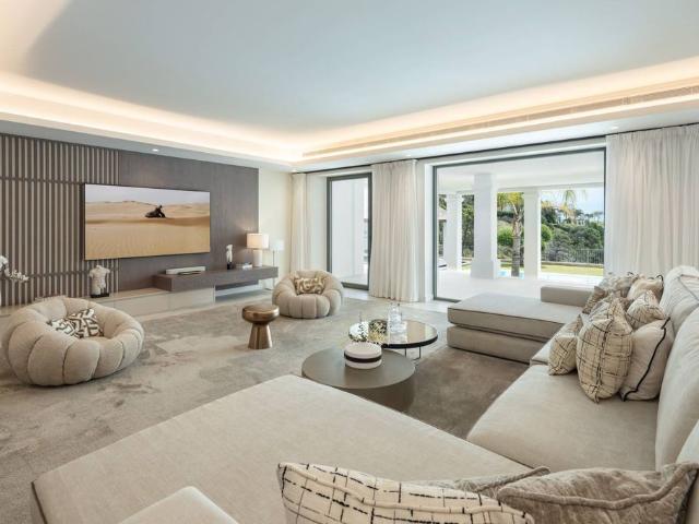 Exclusiva Villa / Chalet de 1372 m2 en venta en Benahavís, España
