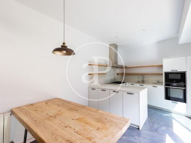 Villa / Chalet de 214 m2 en venta en Barcelona, España
