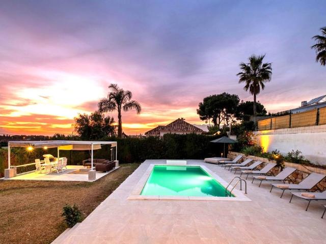 Exclusiva Villa / Chalet de 273 m2 en venta en Marbella, Andalucía