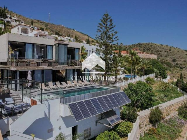 Exclusiva Villa / Chalet de 270 m2 en venta en Salobreña, Andalucía
