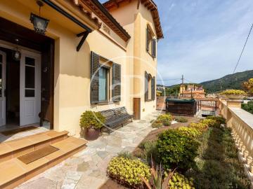 Teià, Barcelona, Cataluña, Cataluña - Chimenea