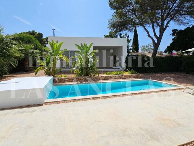 Exclusiva Villa / Chalet de 296 m2 en venta en Sant Carles de Peralta, España