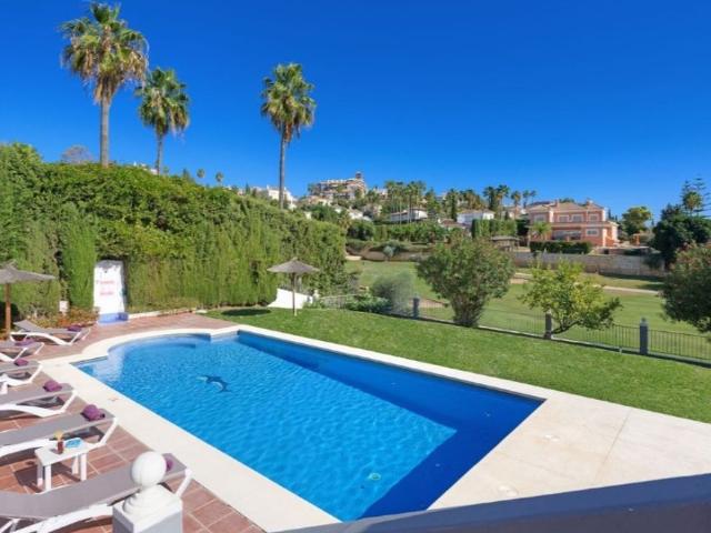 Exclusiva Villa / Chalet de 208 m2 en venta en Mijas, España