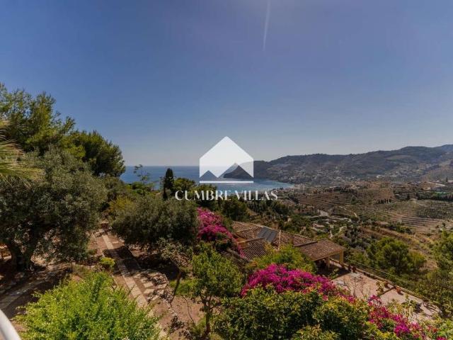 Exclusiva Villa / Chalet de 226 m2 en venta en La Herradura, España