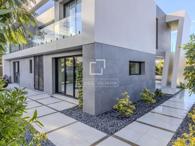 Exclusiva Villa / Chalet de 356 m2 en venta en Jávea, España