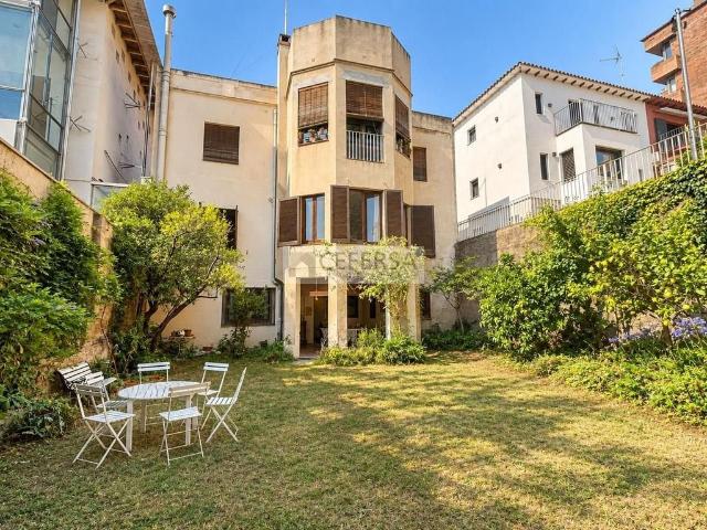 Exclusiva Villa / Chalet de 360 m2 en venta en Barcelona, Cataluña