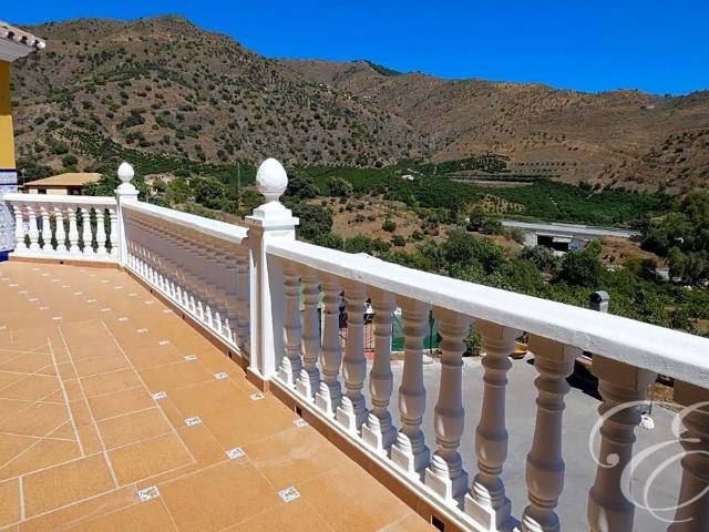 Exclusiva Villa / Chalet de 360 m2 en venta en Casabermeja, Andalucía