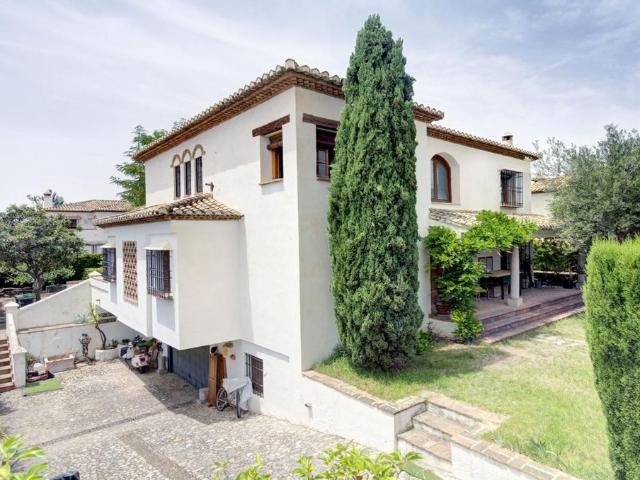 Exclusiva Villa / Chalet de 365 m2 en venta en Granada, Andalucía