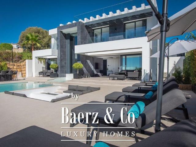 Exclusiva Villa / Chalet de 383 m2 en venta en Estepona, Andalucía
