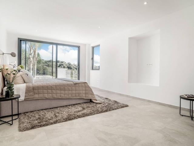Exclusiva Villa / Chalet de 385 m2 en venta en Marbella, Andalucía