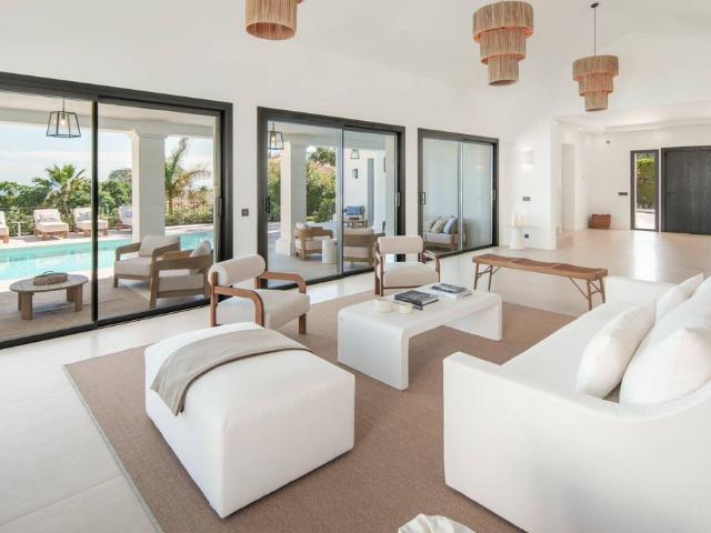 Exclusiva Villa / Chalet de 319 m2 en venta en Marbella, España