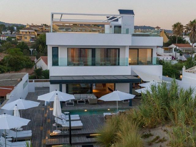 Exclusiva Villa / Chalet de 444 m2 en venta en Urbanización Marbella Este, Andalucía