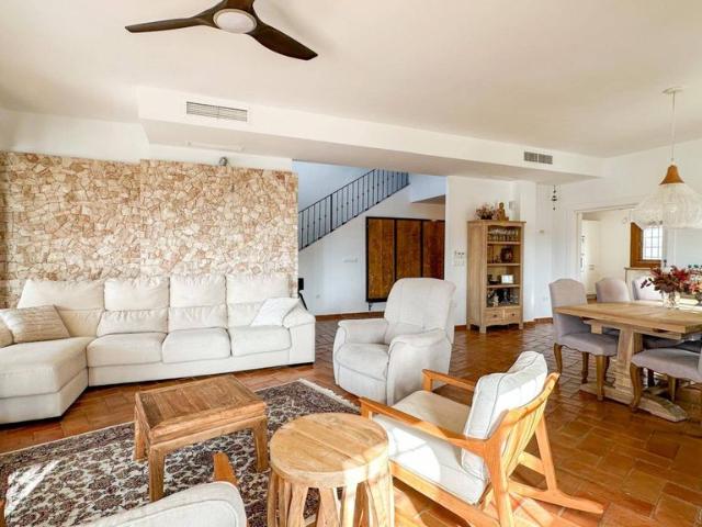 Exclusiva Villa / Chalet de 450 m2 en venta en Playas de Orihuela, España