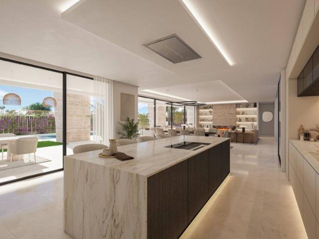 Exclusiva Villa / Chalet de 458 m2 en venta en Marbella, España