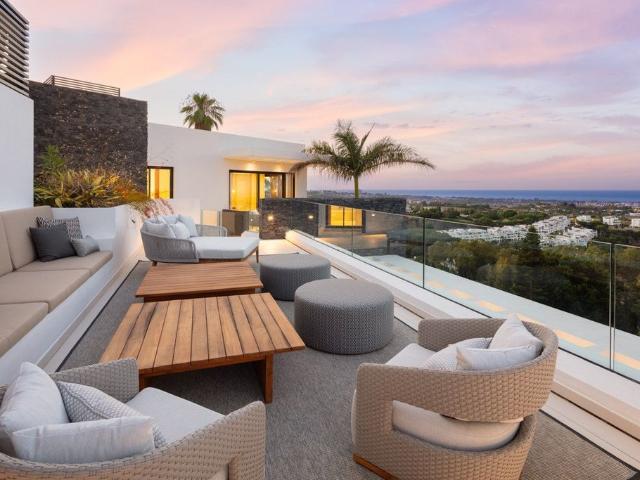 Exclusiva Villa / Chalet de 463 m2 en venta en Marbella, España