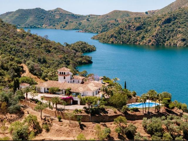 Villa / Chalet de 467 m2 en venta en Istán, España
