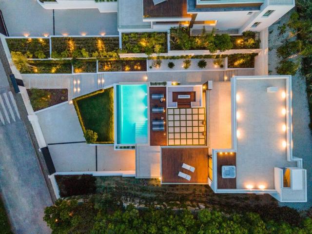 Exclusiva Villa / Chalet de 491 m2 en venta en Marbella, Andalucía