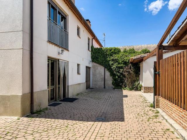 Exclusiva Villa / Chalet de 495 m2 en venta en Santo Tomé de Zabarcos, Castilla y León