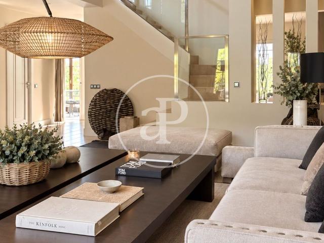 Exclusiva Villa / Chalet de 400 m2 en venta en Alcobendas, Comunidad de Madrid