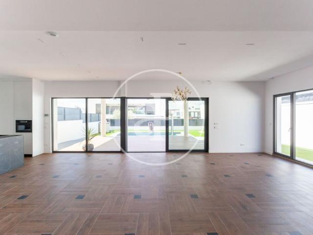 Exclusiva Villa / Chalet de 412 m2 en venta en Villaviciosa de Odón, Comunidad de Madrid