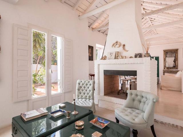 Exclusiva Villa / Chalet de 417 m2 en alquiler en Marbella, Andalucía