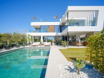 Exclusiva Villa / Chalet de 417 m2 en alquiler en Marbesa, España