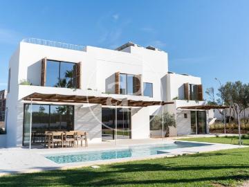 Villa en venta en Carrer de Santa Ponca - Jardín