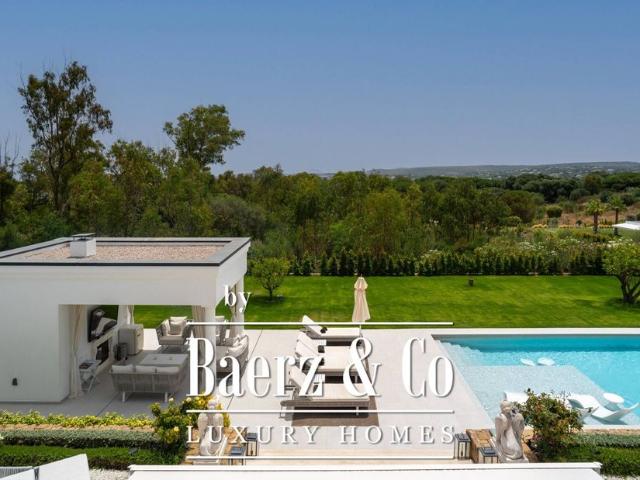 Exclusiva Villa / Chalet de 420 m2 en venta en Sotogrande, España