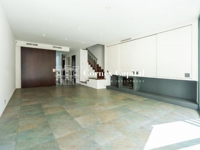 Exclusiva Villa / Chalet de 431 m2 en venta en Barcelona, España