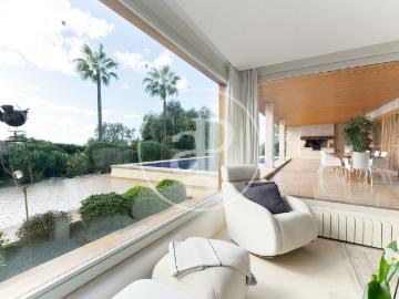 Villa en venta en Calle de Oliver de Termes - Jardín