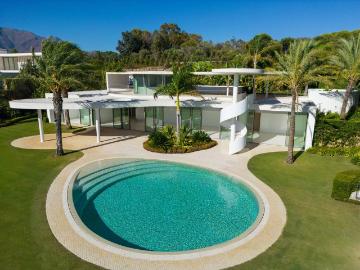 Exclusiva Villa / Chalet de 552 m2 en venta en Estepona, España