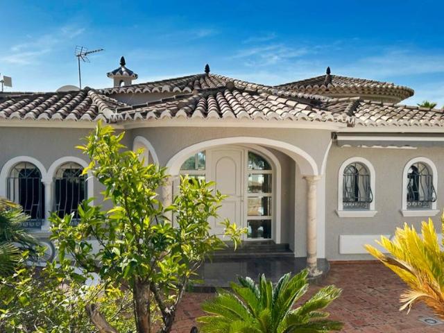 Exclusiva Villa / Chalet de 554 m2 en venta en Benissa, Comunidad Valenciana