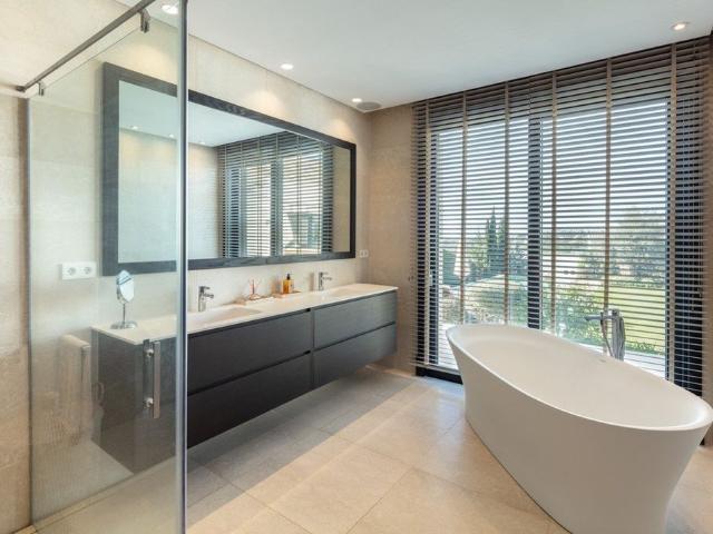 Exclusiva Villa / Chalet de 581 m2 en venta en Marbella, Andalucía
