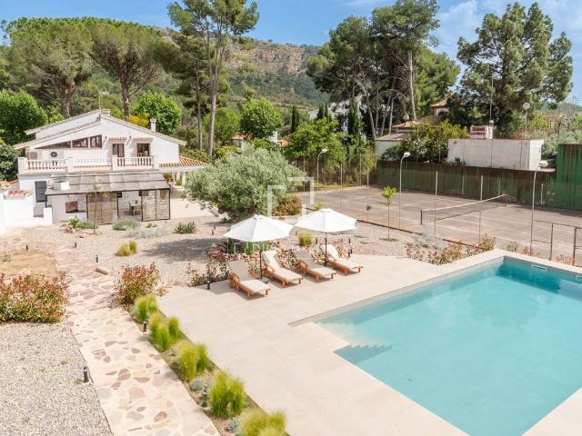 Exclusiva Villa / Chalet de 527 m2 en alquiler en Náquera, Comunidad Valenciana
