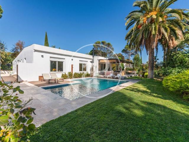 Exclusiva Villa / Chalet de 650 m2 en venta en Pozuelo de Alarcón, Comunidad de Madrid