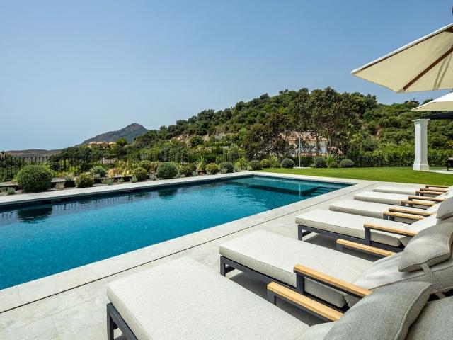 Exclusiva Villa / Chalet de 651 m2 en venta en La Zagaleta, España