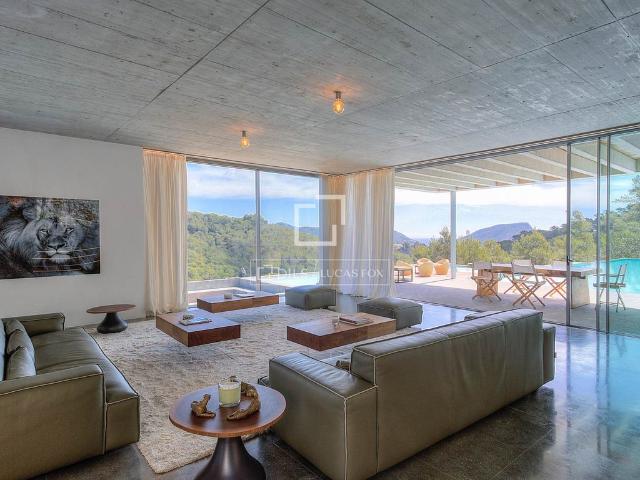 Exclusiva Villa / Chalet de 695 m2 en venta en Santa Eulalia del Río, España
