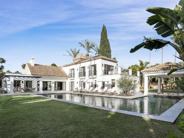 Exclusiva Villa / Chalet de 603 m2 en venta en Marbella, Andalucía