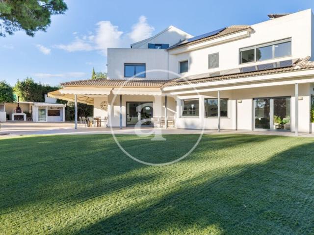Exclusiva Villa / Chalet de 621 m2 en venta en Bétera, Comunidad Valenciana