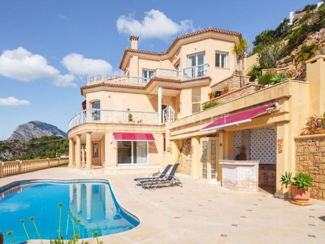 Exclusiva Villa / Chalet de 750 m2 en venta en Jávea, España